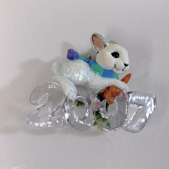 Hallmark 2007 Cool Decade Bunny Rabbit Holiday Christmas Ornament - Picture 4 of 7